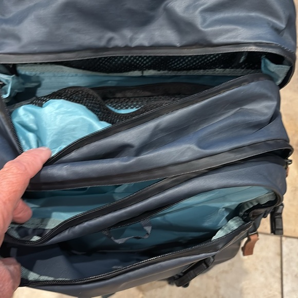 SHIMODA DESIGNS EXPLORE 40 BACKPACK Like New 24x14x10 Blue Night - Picture 9 of 16